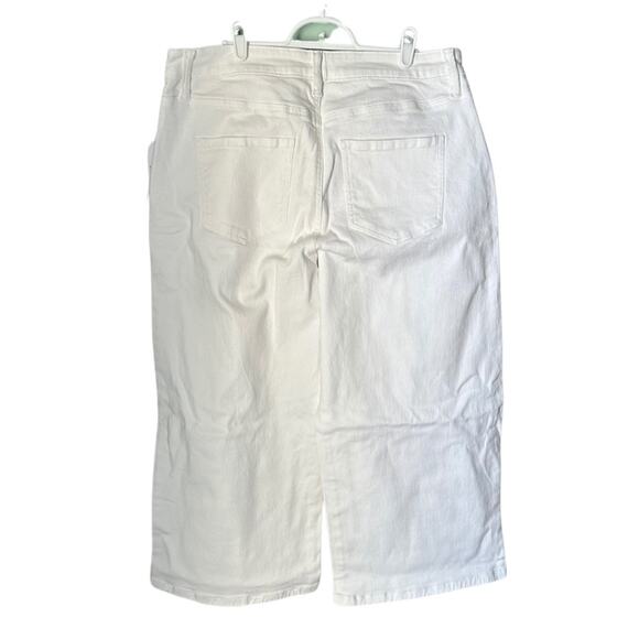 Liz Claiborne Plus Size White Wide Leg Cropped Denim Pants Gold Details - Picture 2 of 7